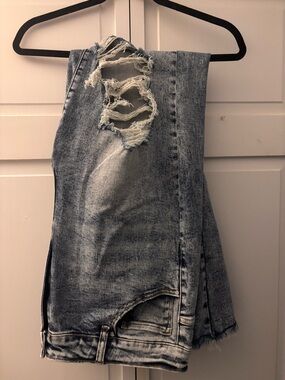 Women's Boyfriend Ripped Light Blue Jeans